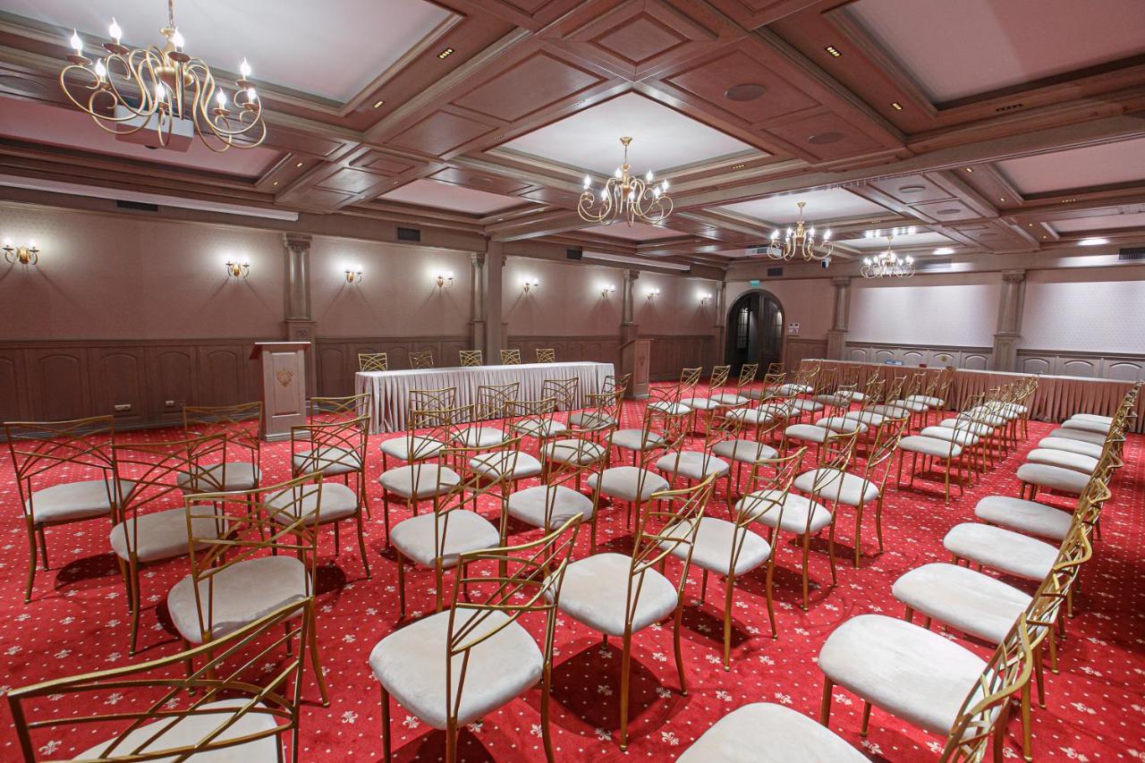 Casa Timis - Wellness & Spa Resort Chitorani Eksteriør billede The ballroom